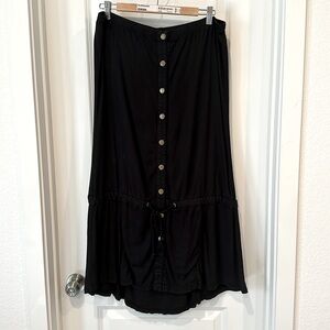 Ladies Black XCVI button skirt